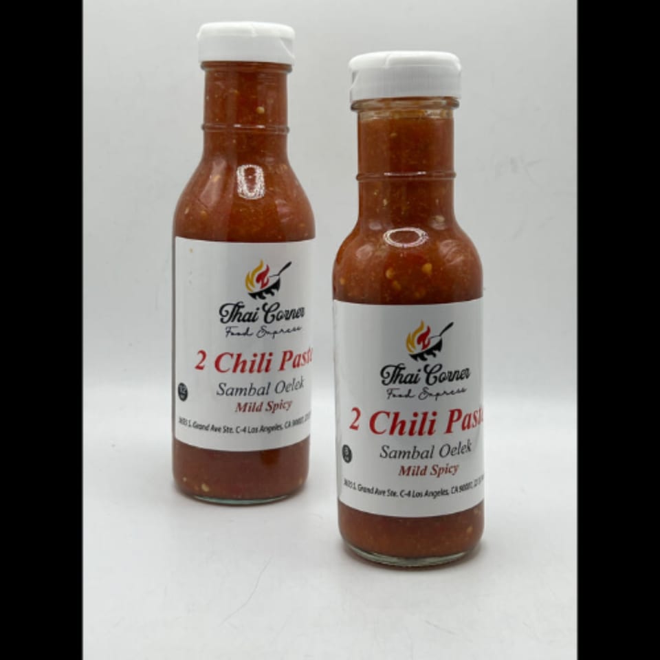 Two bottles of Thai Corner Food Express 2 Chili Paste Sambal Oelek Mild Spicy on a white background.